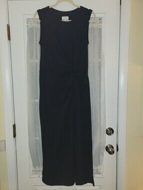Lou and Grey Sleeveless Knot-Detail Black Dress